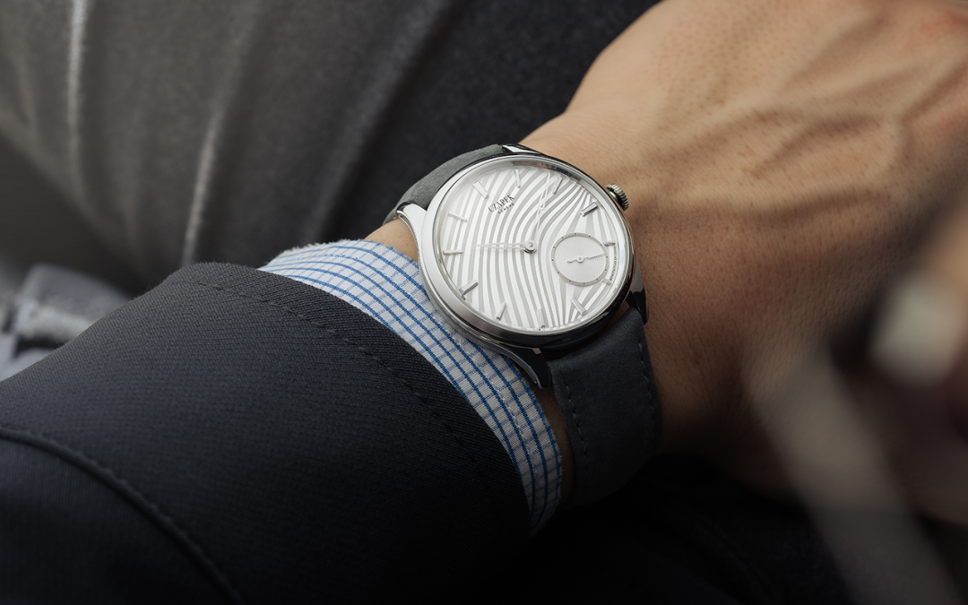 Czapek Promenade Plissé Pearl White