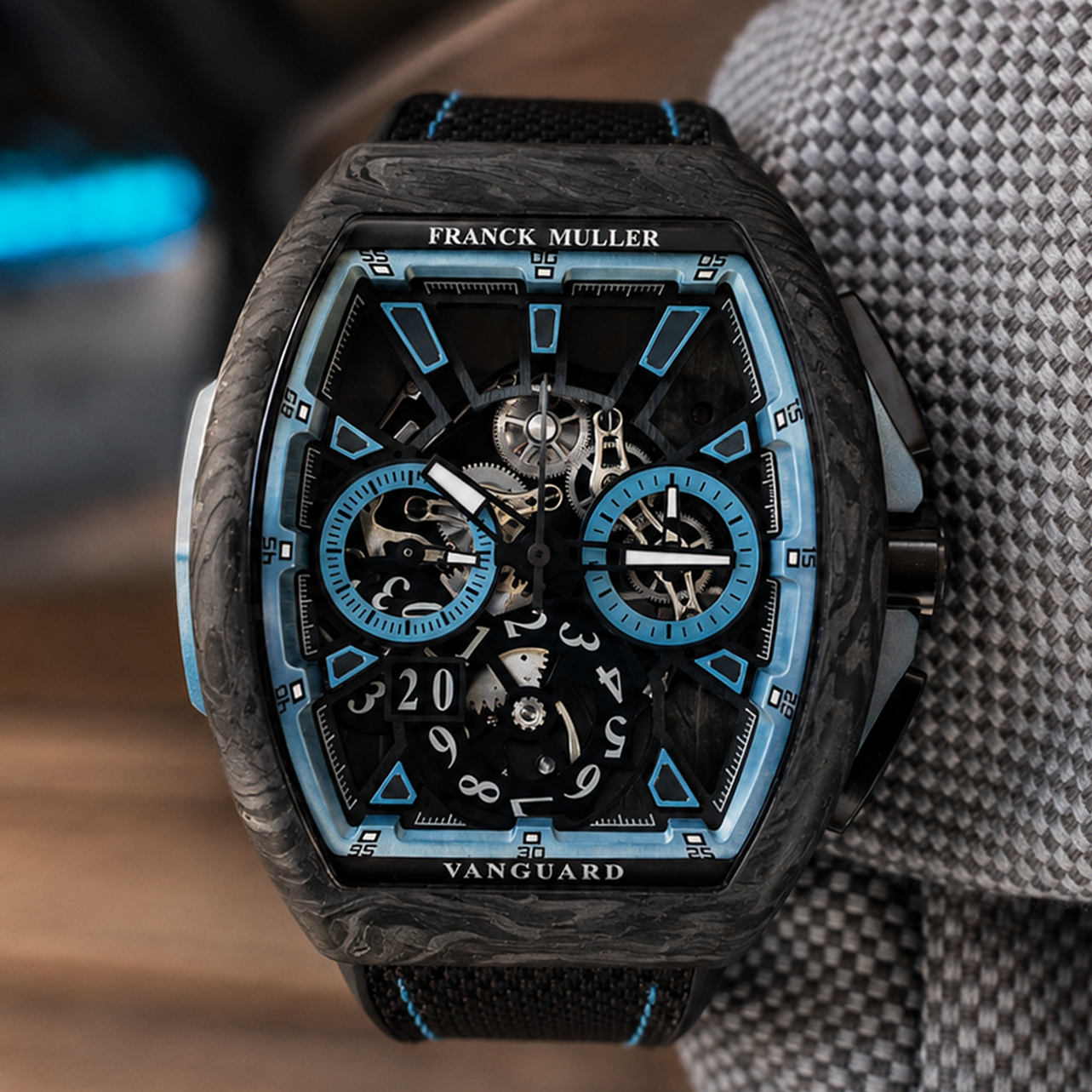 franckblue1 Franck Muller Vanguard Krypton Racing Skeleton Grande Date V 45 RCG KRYPTON 2 CARBONE NR (BL)