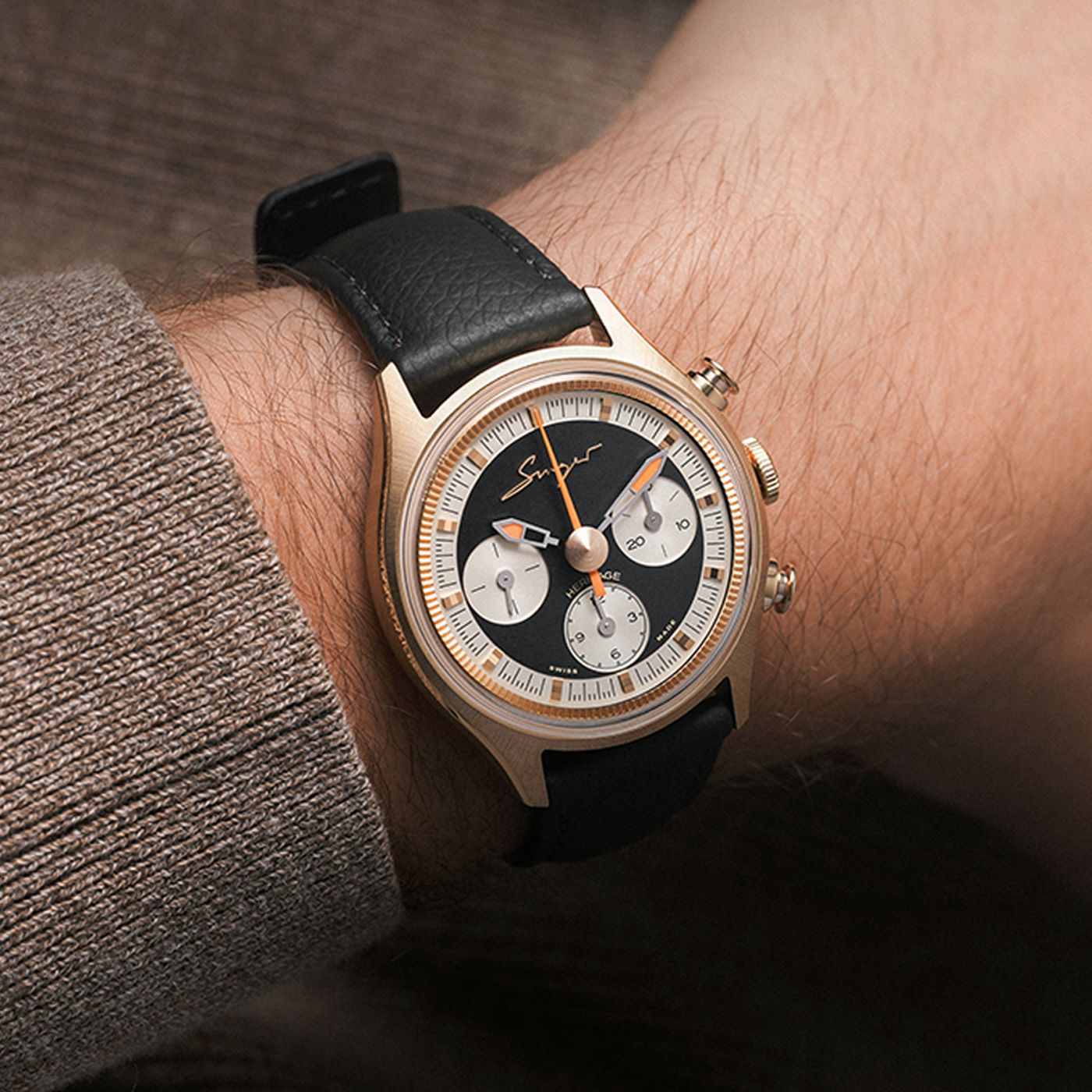 Singer Heritage V72 (18‑Carat Yellow Gold) Wrist Singer Heritage V72 (18‑Carat Yellow Gold) Wrist