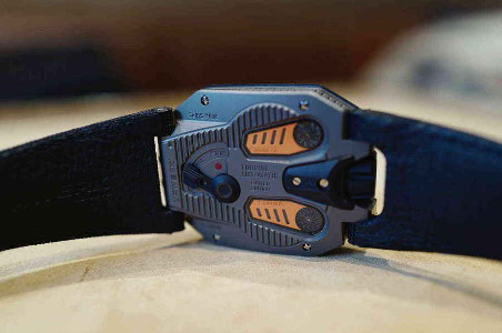URWERK UR-105TA Clockwork Orange