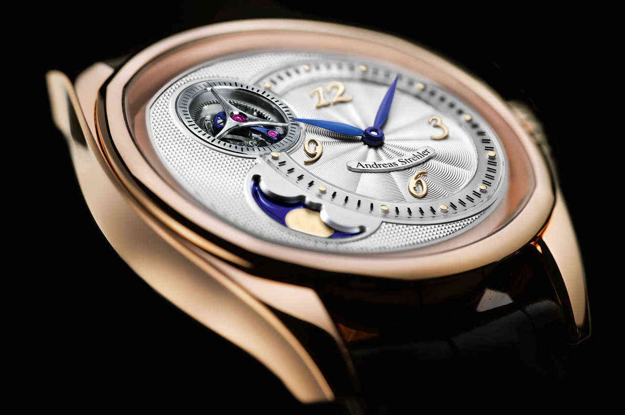 Andreas Strehler Sauterelle à lune