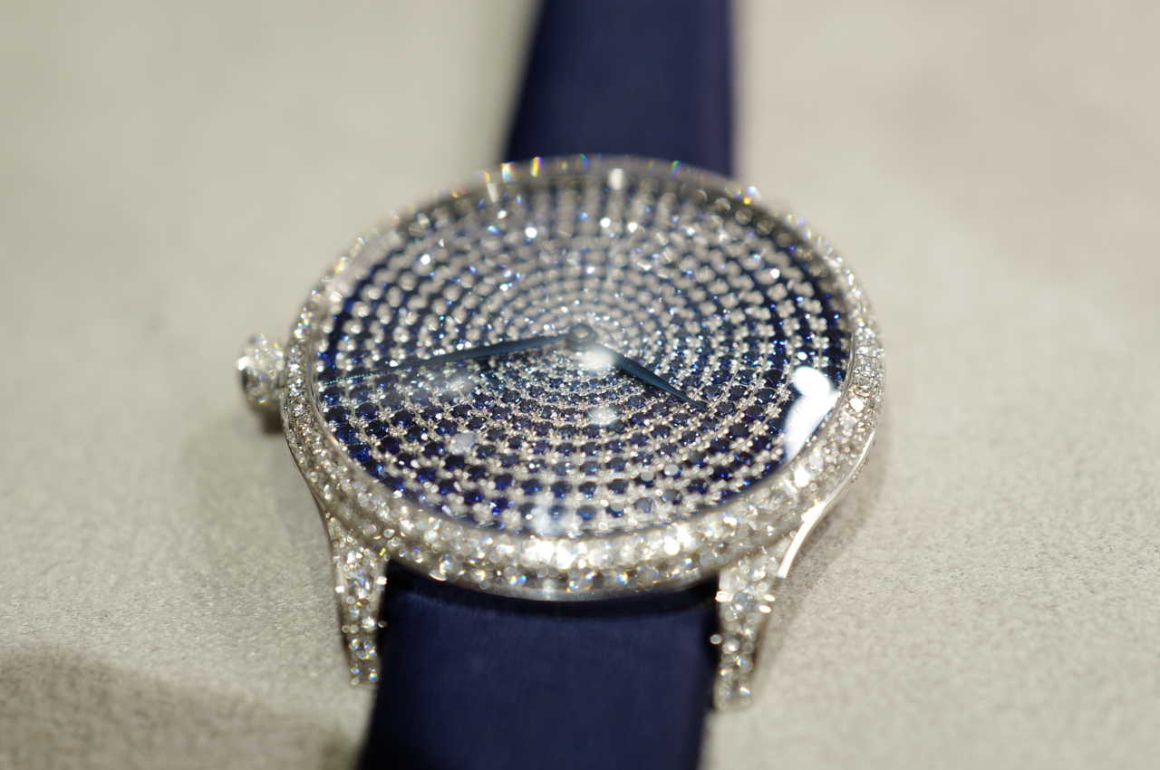 H. MOSER & CIE. VENTURA SMOKY SAPPHIRE